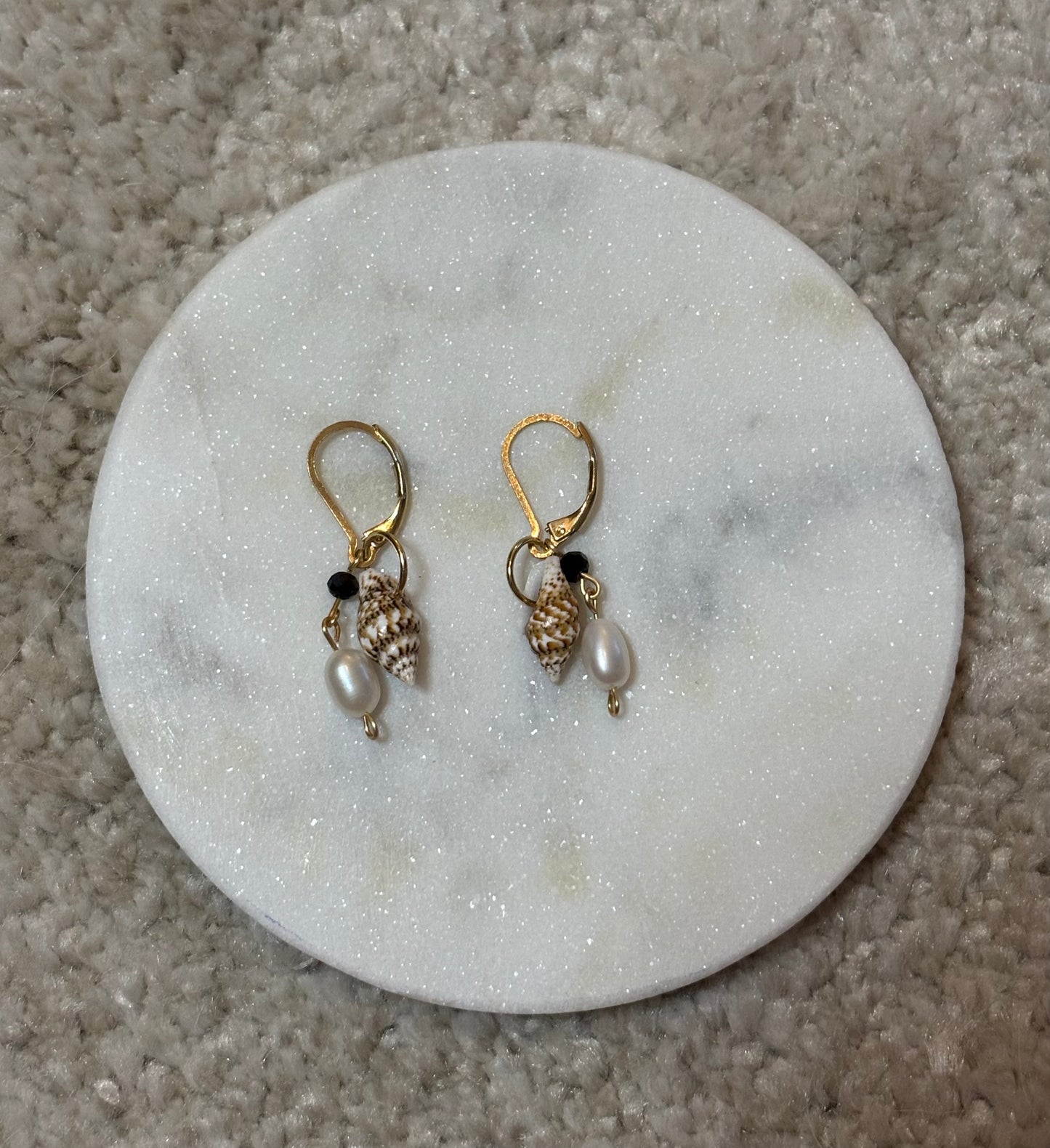 Muschel-Ohrringe mit Perle – handgemachter Sommertraum 🐚