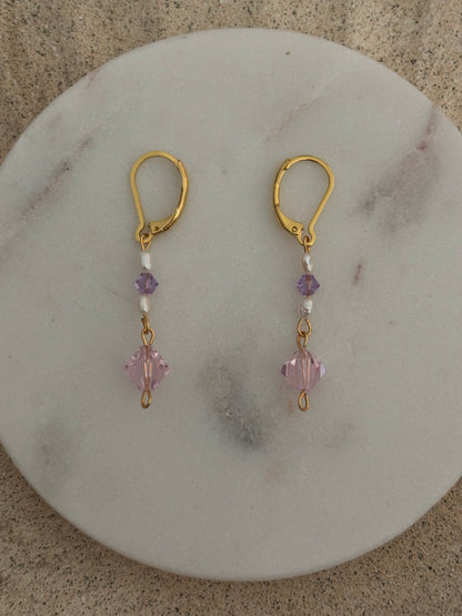 Handgemachte Ohrringe mit Swarovski-Kristallen & Süßwasserperlen - 18K vergoldet