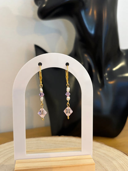 Handgemachte Ohrringe mit Swarovski-Kristallen & Süßwasserperlen - 18K vergoldet