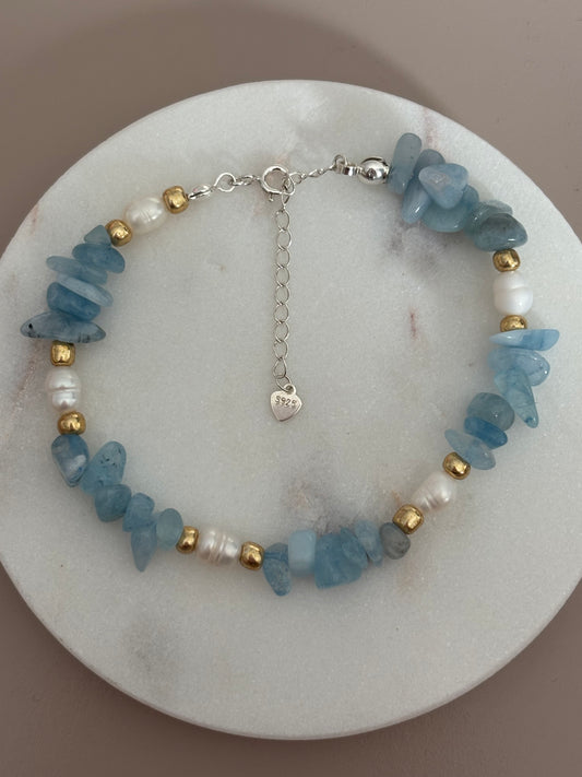 Aqua Glow – Armband aus Aquamarin, Süßwasserperlen & 925 Silber