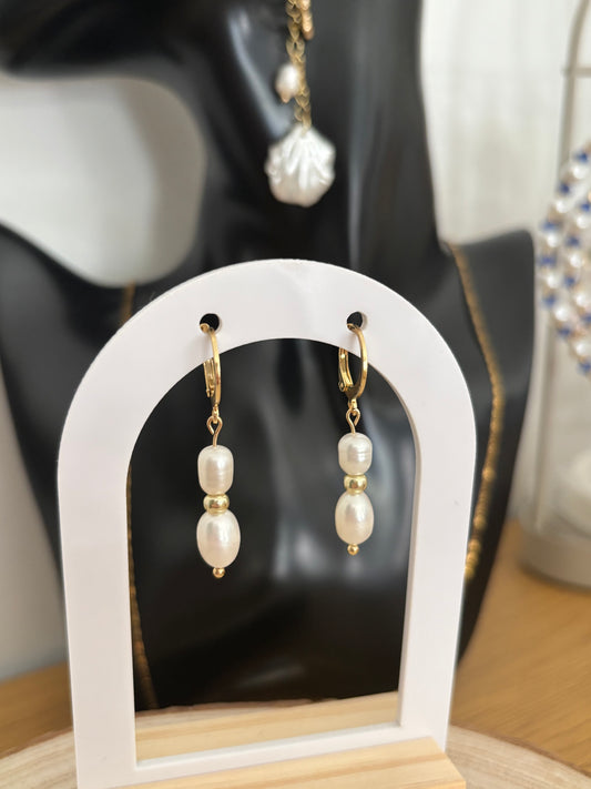 18 Karat Vergoldete Ohrringe mit echten
Süßwasserperlen „Pearl“