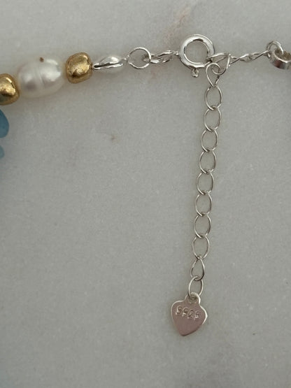 Aqua Glow – Armband aus Aquamarin, Süßwasserperlen & 925 Silber